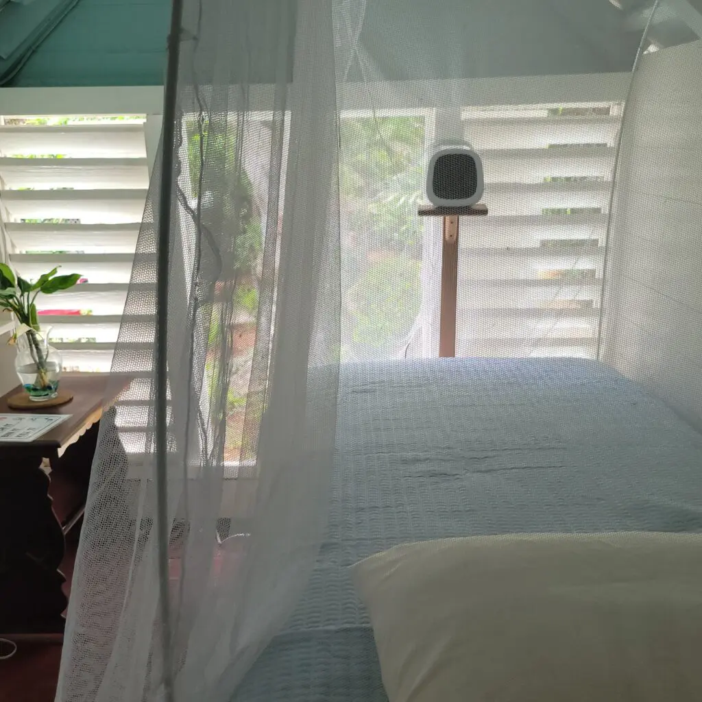 Alcove bedroom in Llantrissant Beachcliff Villa in Negril