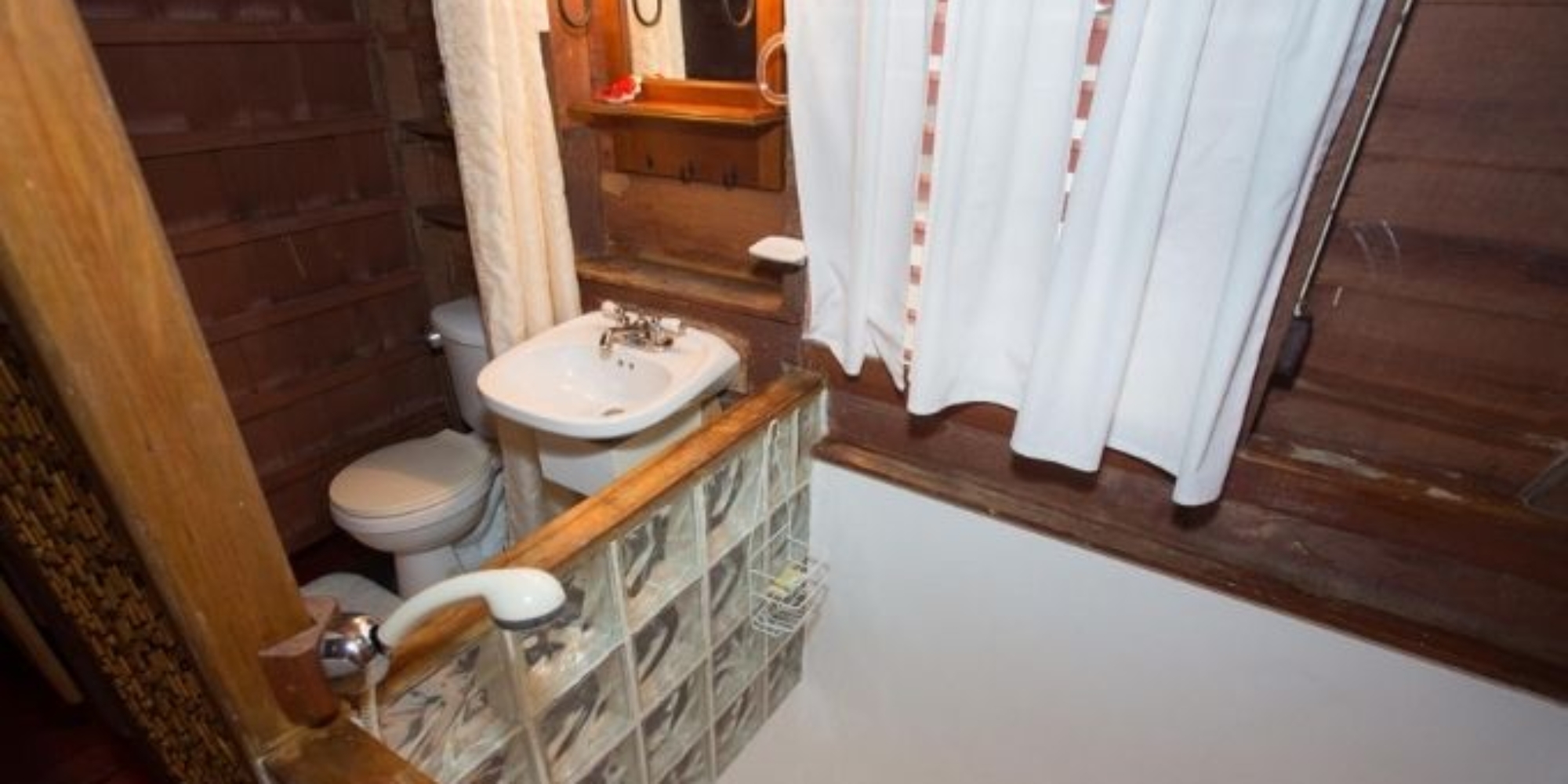 Sunken bathroom in cottage
