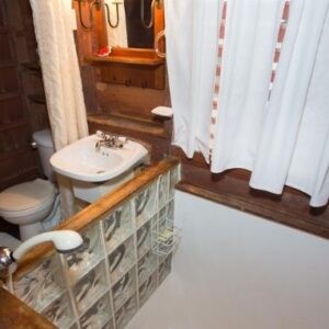 Sunken bathroom in cottage